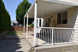 5126 SE 16th Dr in Gresham, OR - Building Photo - Building Photo