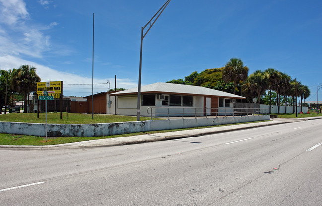 Palms Mobile Home Park in Auburndale, FL - Building Photo - Building Photo