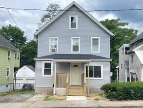 207 E Main St in Middletown, CT - Building Photo - Building Photo