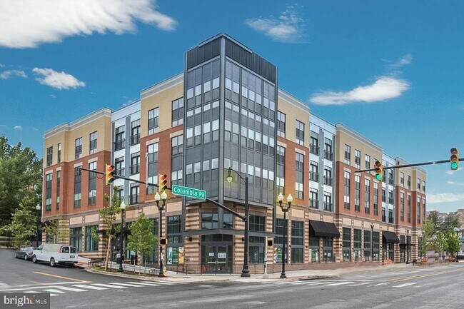 property at 989 S Buchanan St