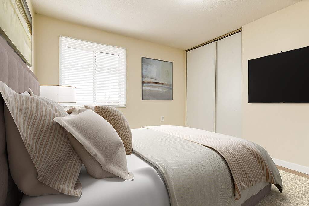 Cloverdale Apartments in Edmonton, AB - Building Photo
