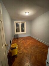 242 Lexington Ave, Unit 3 in Jersey City, NJ - Foto de edificio - Building Photo