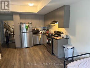 2789 Eglinton Ave E in Toronto, ON - Building Photo - Building Photo