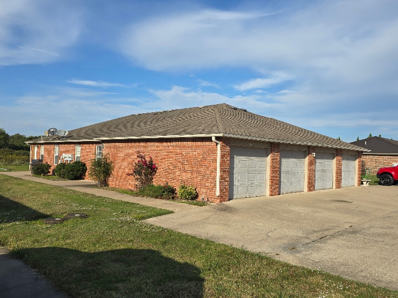 63060 E 285 Ct in Grove, OK - Building Photo