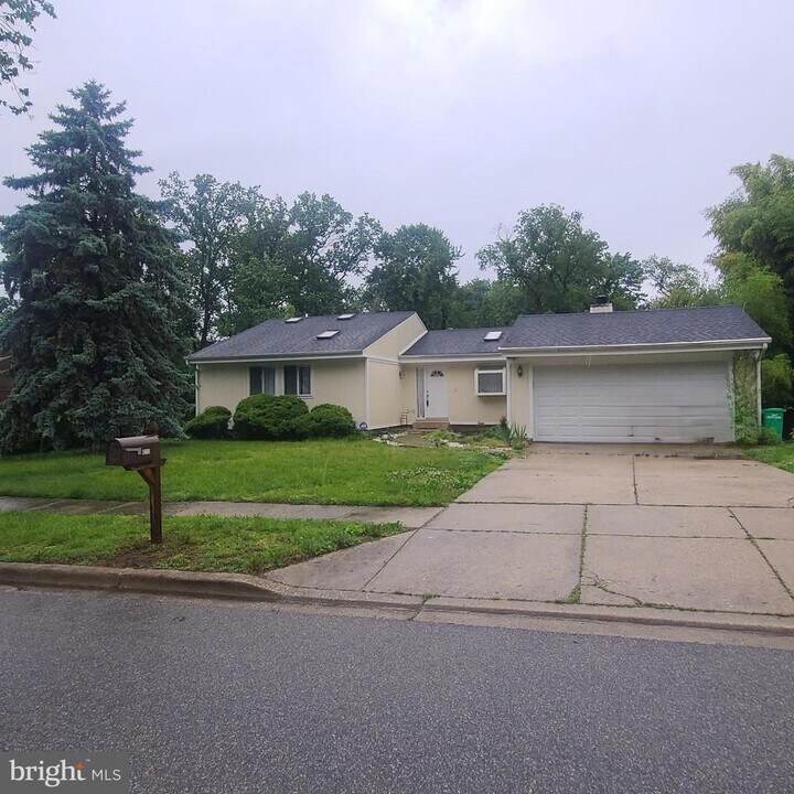 8215 Cagle Rd in Fort Washington, MD - Building Photo