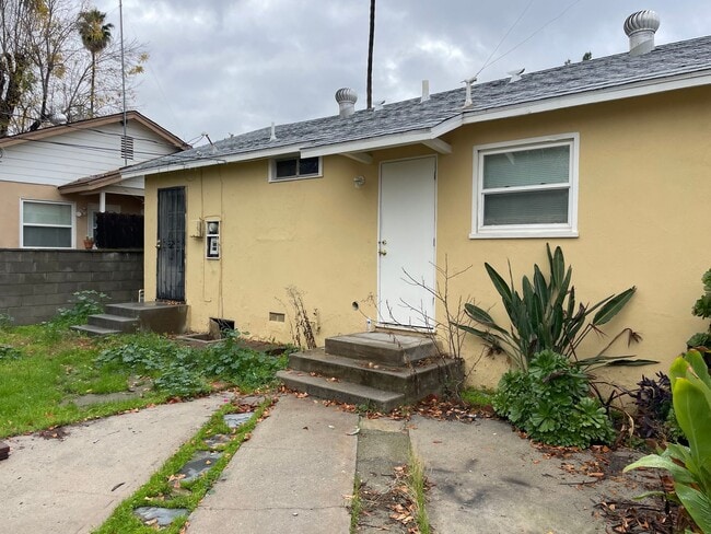 1122 E Campus Way in Hemet, CA - Building Photo - Building Photo