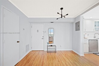 2881 NE 33rd Ct in Fort Lauderdale, FL - Building Photo - Building Photo