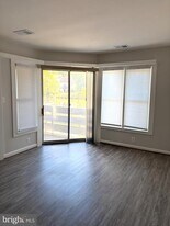 7604 Lakeside Village Dr in Falls Church, VA - Building Photo