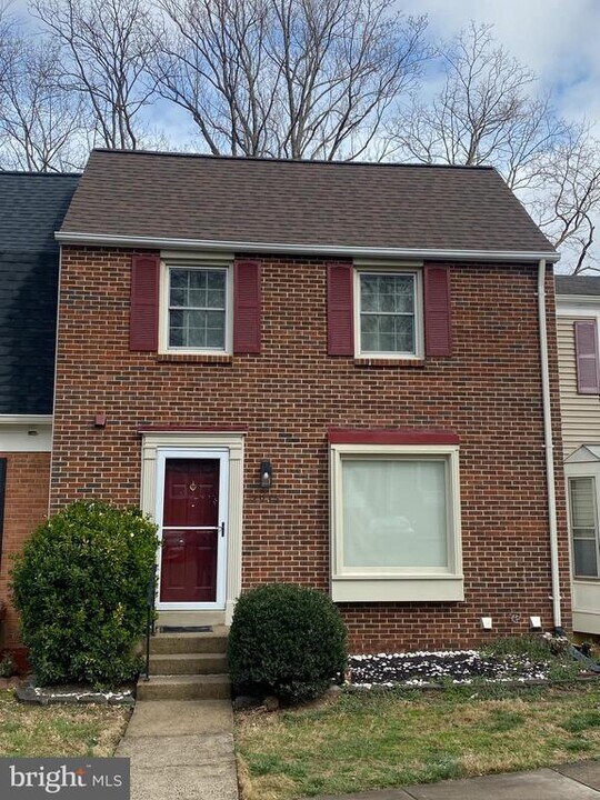 2935 Everleigh Way in Fairfax, VA - Building Photo
