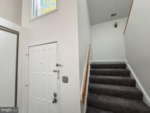 1898 Villaridge Dr-Unit -1898 B in Reston, VA - Building Photo - Building Photo