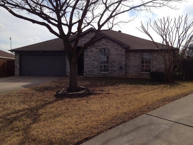 6008 Alta Verde Ct in Arlington, TX - Building Photo - Building Photo