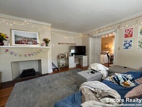 289 Foster St, Unit 1 in Boston, MA - Building Photo - Building Photo