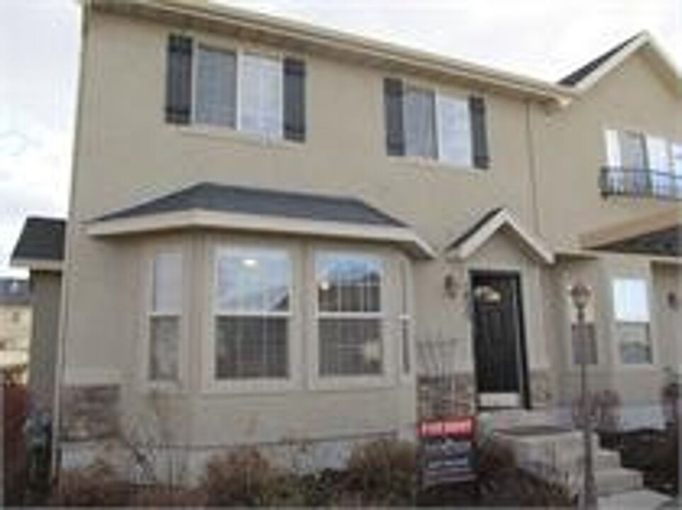 1829 Cobblestone Way in Springville, UT - Foto de edificio