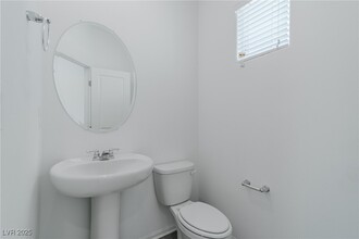 7534 Dawn Lndg Ave in Las Vegas, NV - Building Photo - Building Photo