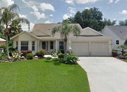 1233 Oak Forest Dr in the Villages, FL - Building Photo