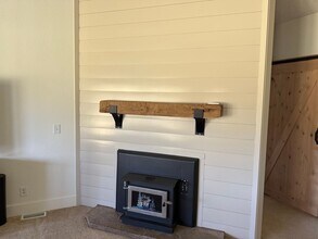 12388 Bayshore St in Marysville, CA - Building Photo - Building Photo