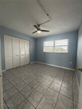 4923 Vincennes Ct in Cape Coral, FL - Foto de edificio - Building Photo