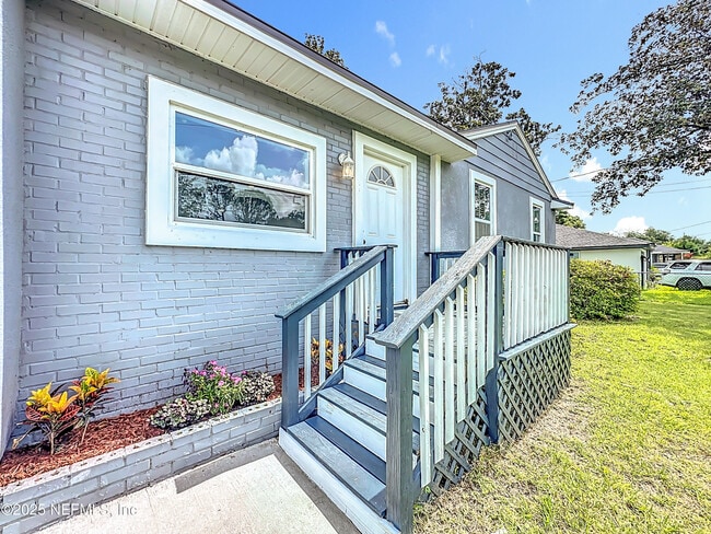 5359 Kingsbury St in Jacksonville, FL - Building Photo - Building Photo