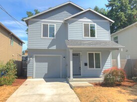 5512 SE 61st Ave in Portland, OR - Building Photo