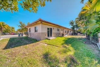 14708 NE 7th Ave in Miami, FL - Foto de edificio - Building Photo