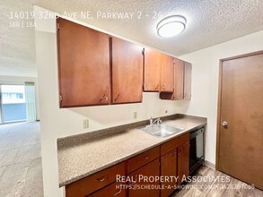 Parkway Apartments in Seattle, WA - Building Photo - Building Photo