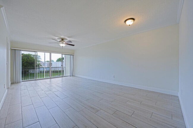 1505 Crescent Cir in West Palm Beach, FL - Building Photo - Building Photo