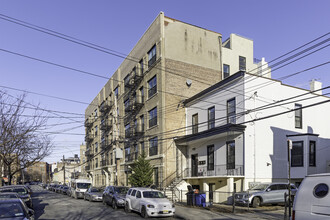 2068 Bathgate Ave in Bronx, NY - Building Photo - Building Photo