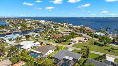 3906 SE 20th Pl in Cape Coral, FL - Foto de edificio - Building Photo