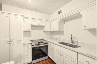 1600 S Bridge Ave in Weslaco, TX - Building Photo - Building Photo