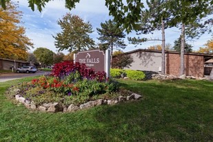 The Falls at Arlington Apartments