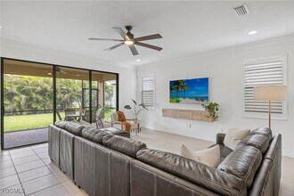 10099 Windy Pointe Ct in Ft. Myers, FL - Building Photo - Building Photo