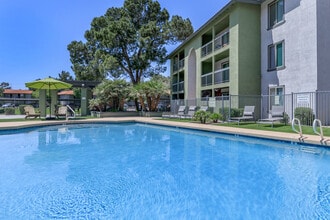 Sahara and Playa Palms in Gilbert, AZ - Foto de edificio - Building Photo