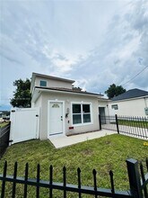 806 Carter St in Orlando, FL - Foto de edificio - Building Photo