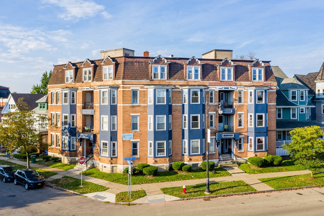 425 Porter Ave in Buffalo, NY - Building Photo