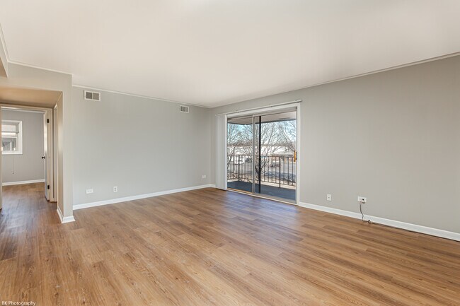 11036 Kilpatrick Ave in Oak Lawn, IL - Building Photo - Building Photo