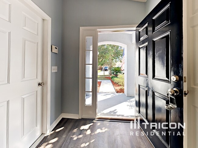 7520 Oxford Garden Cir in Apollo Beach, FL - Foto de edificio - Building Photo
