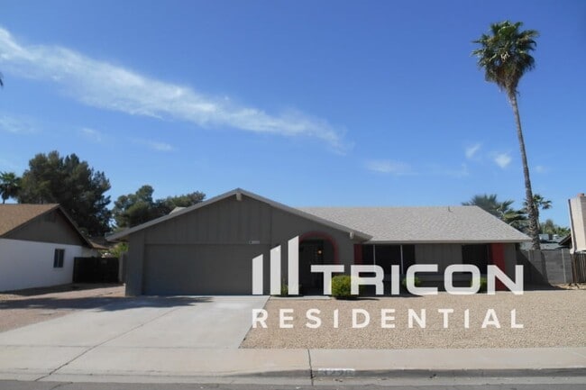 property at 3226 N Ellis St