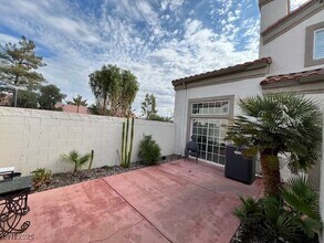 380 Seine Way in Henderson, NV - Foto de edificio - Building Photo