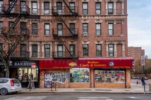 542 E 14th St in New York, NY - Building Photo