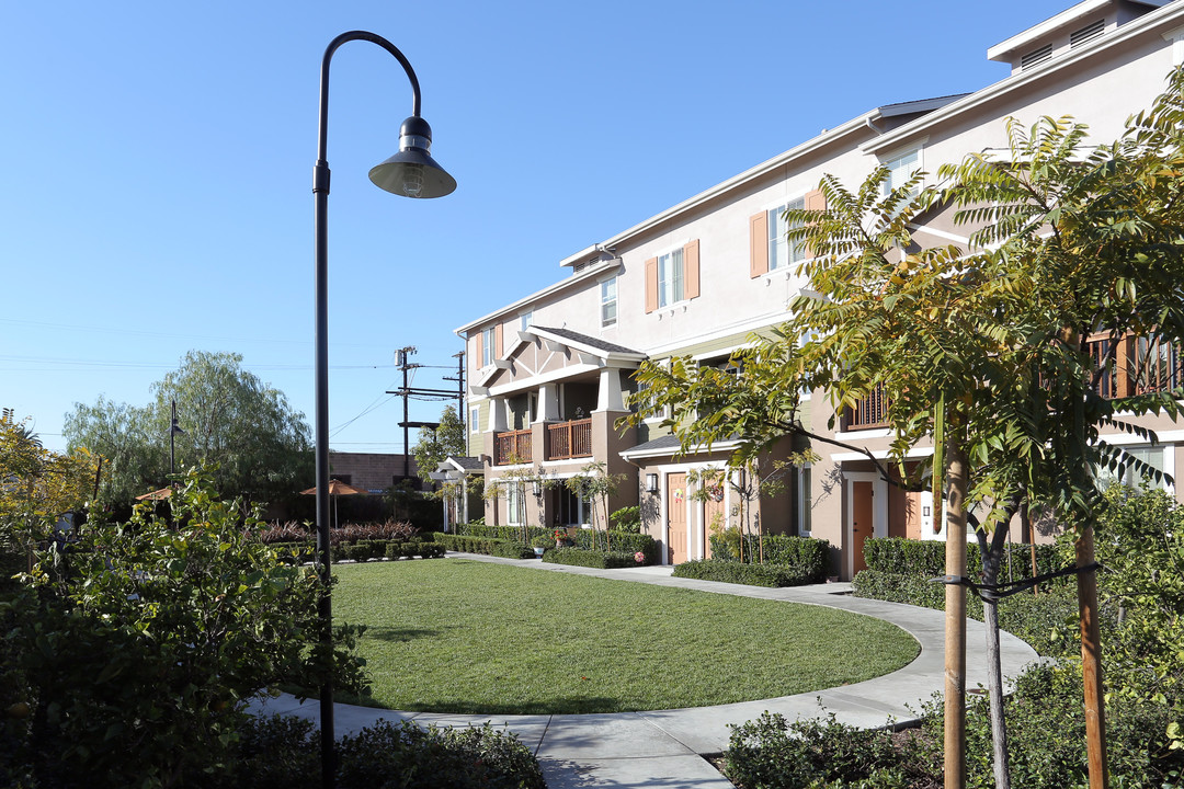 The Crossings On 29th Street in Los Angeles, CA - Building Photo