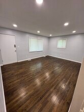 18 Englewood Dr, Unit 1 in Swansea, IL - Building Photo - Building Photo