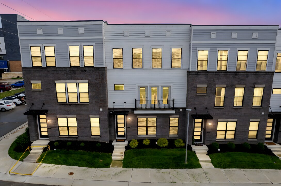 9728 Junction Sta in Fishers, IN - Building Photo