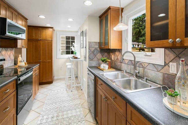 13753 Ashworth Ave N in Seattle, WA - Building Photo - Building Photo