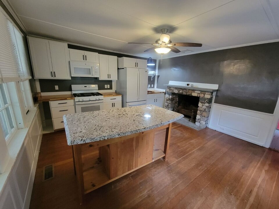 4820 White Mountain Hwy in Sanbornville, NH - Building Photo