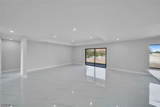 2001 NW 20th St in Cape Coral, FL - Building Photo - Building Photo