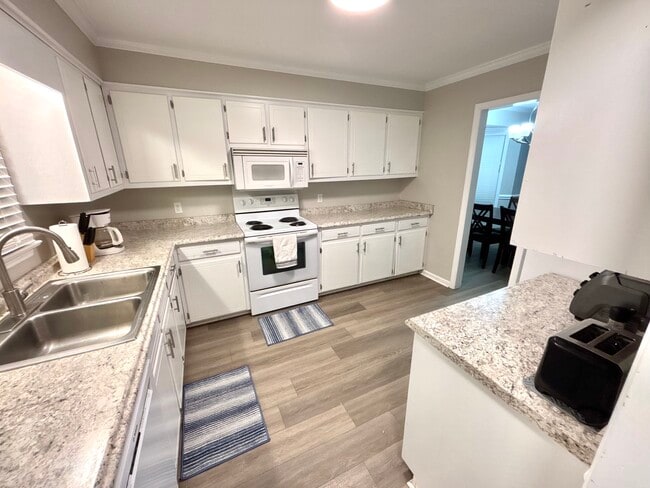 2905 Sussex St in Greenville, NC - Building Photo - Building Photo