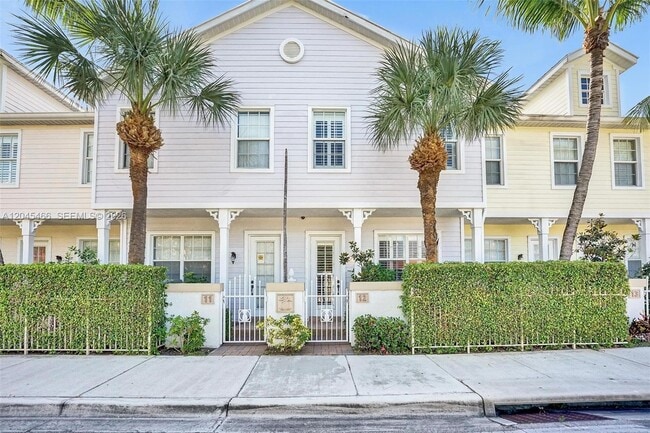 property at 602 S Federal Hwy