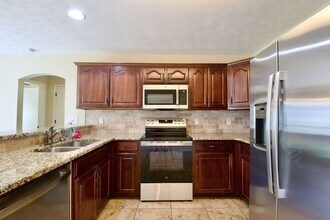 215 Camellia Ave in Opelika, AL - Building Photo - Building Photo