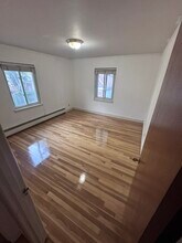108 Manet Rd, Unit 108 in Chestnut Hill, MA - Foto de edificio - Building Photo