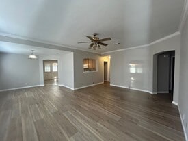 7711 Wexford Grove in San Antonio, TX - Building Photo